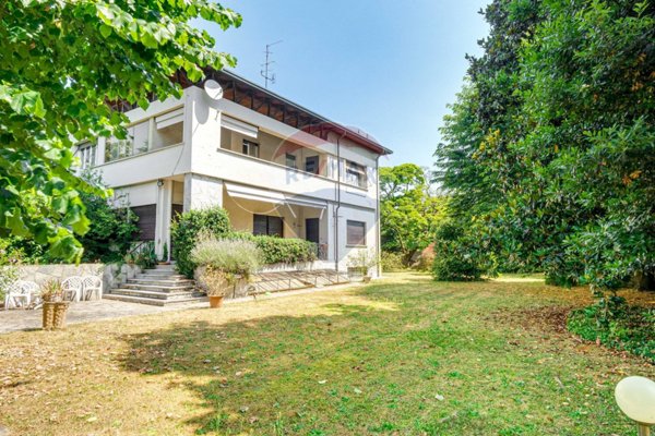 casa indipendente in vendita a Busto Arsizio
