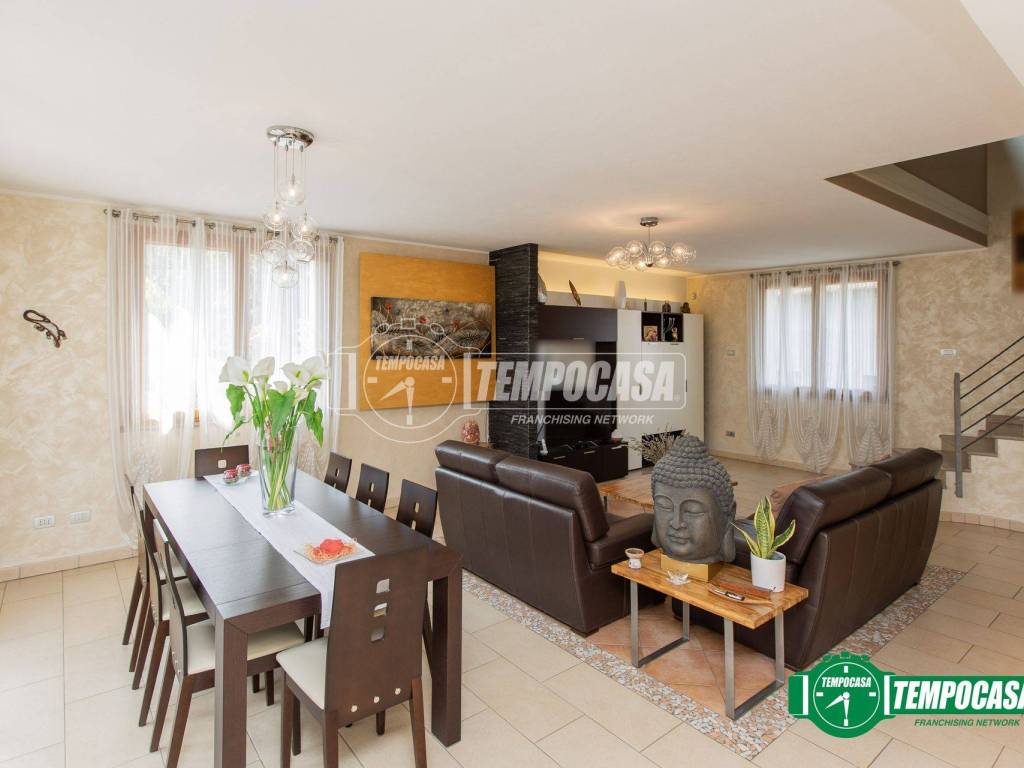 casa indipendente in vendita a Busto Arsizio