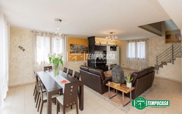 casa indipendente in vendita a Busto Arsizio