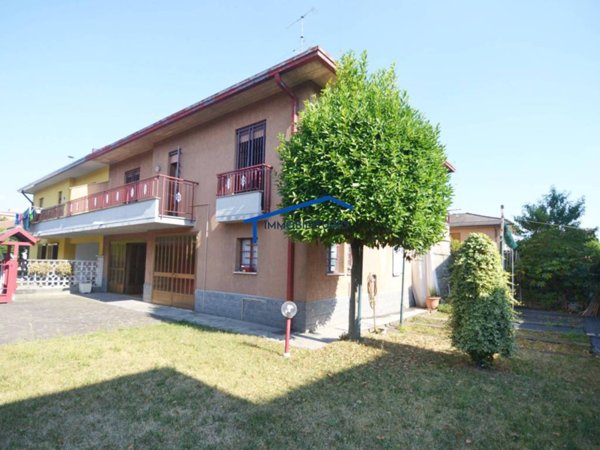 casa indipendente in vendita a Busto Arsizio