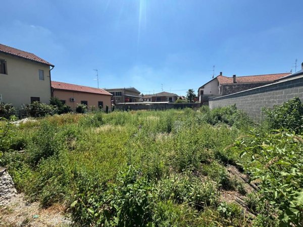terreno edificabile in vendita a Busto Arsizio in zona Borsano