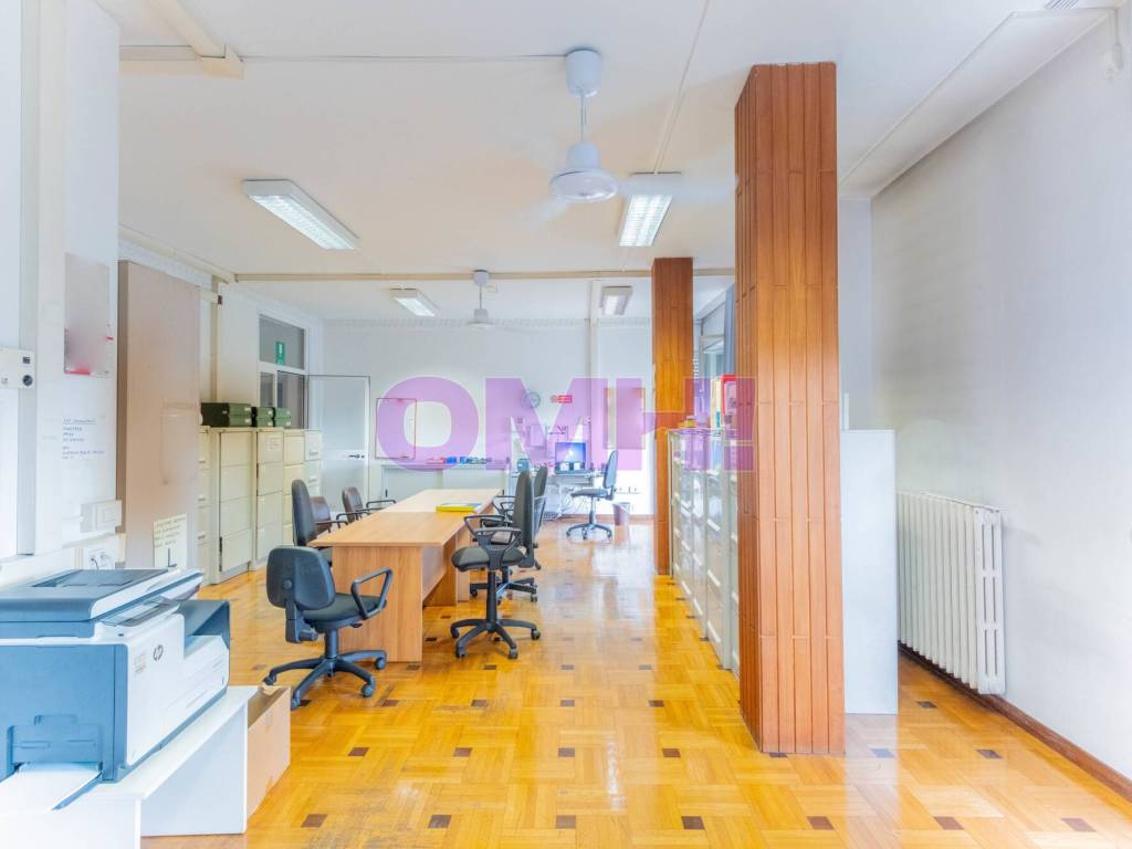 ufficio in vendita a Busto Arsizio in zona Borsano