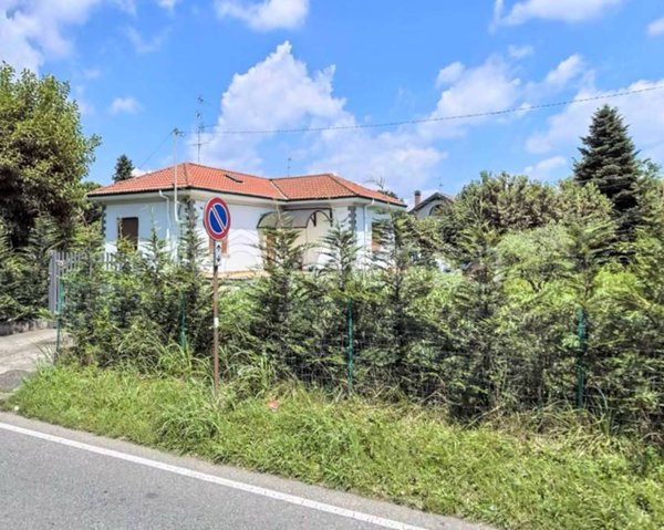 casa indipendente in vendita a Busto Arsizio