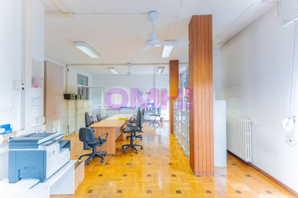 ufficio in vendita a Busto Arsizio in zona Borsano