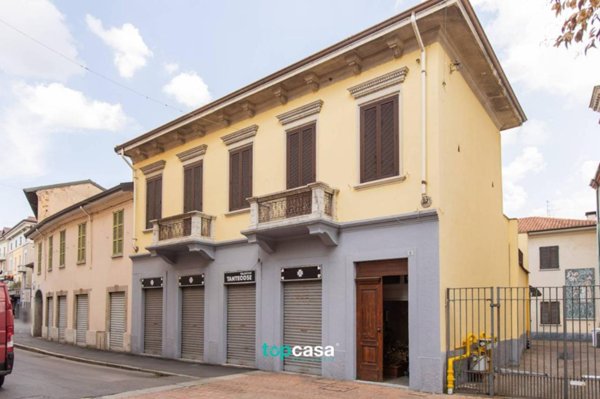 casa indipendente in vendita a Busto Arsizio