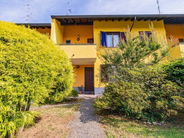 casa indipendente in vendita a Busto Arsizio in zona Borsano
