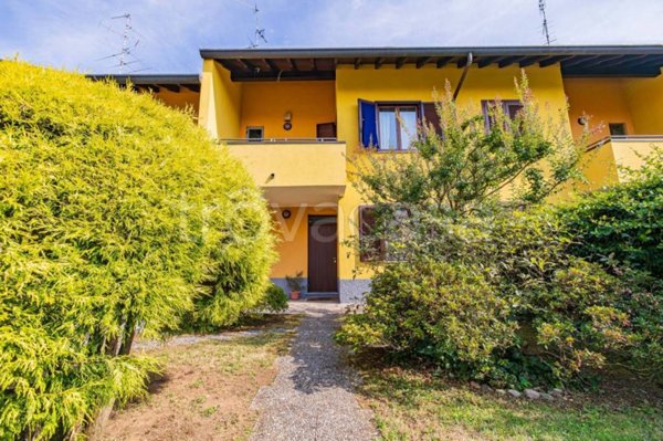 casa indipendente in vendita a Busto Arsizio in zona Borsano