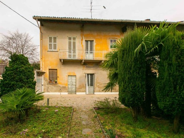 casa indipendente in vendita a Busto Arsizio in zona Borsano