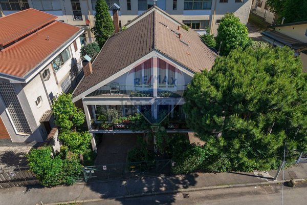 casa indipendente in vendita a Busto Arsizio