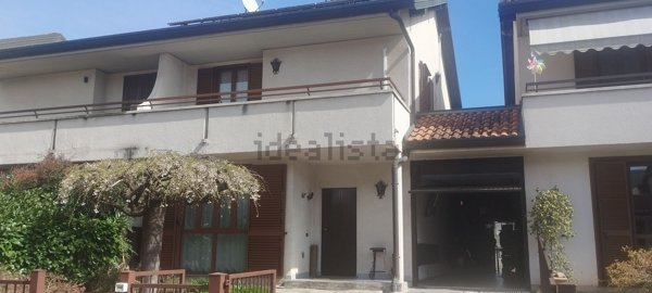 casa indipendente in vendita a Busto Arsizio in zona Borsano