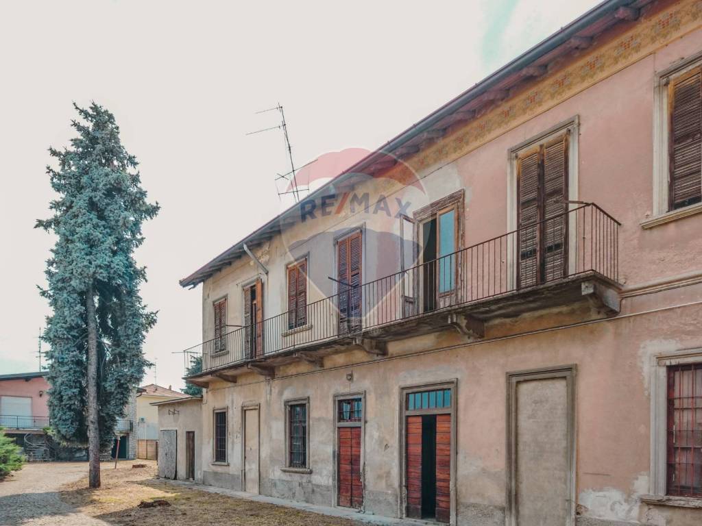 casa indipendente in vendita a Busto Arsizio