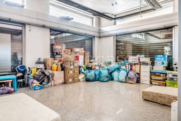 locale commerciale in vendita a Busto Arsizio