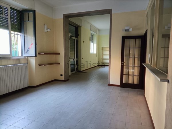 locale di sgombero in vendita a Busto Arsizio