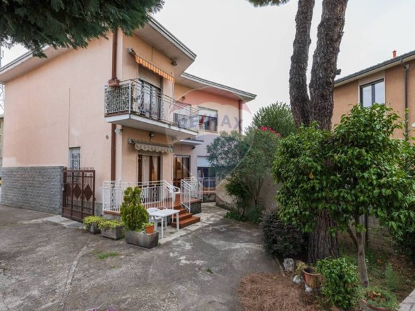 casa indipendente in vendita a Busto Arsizio