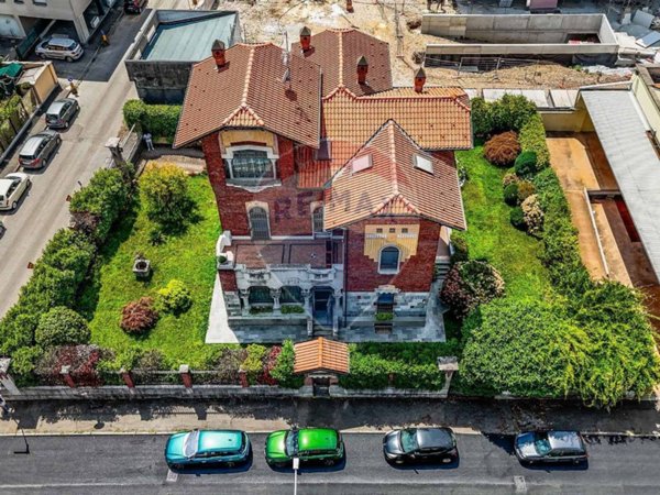 casa indipendente in vendita a Busto Arsizio