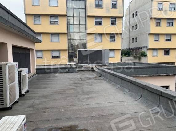 ufficio in vendita a Busto Arsizio