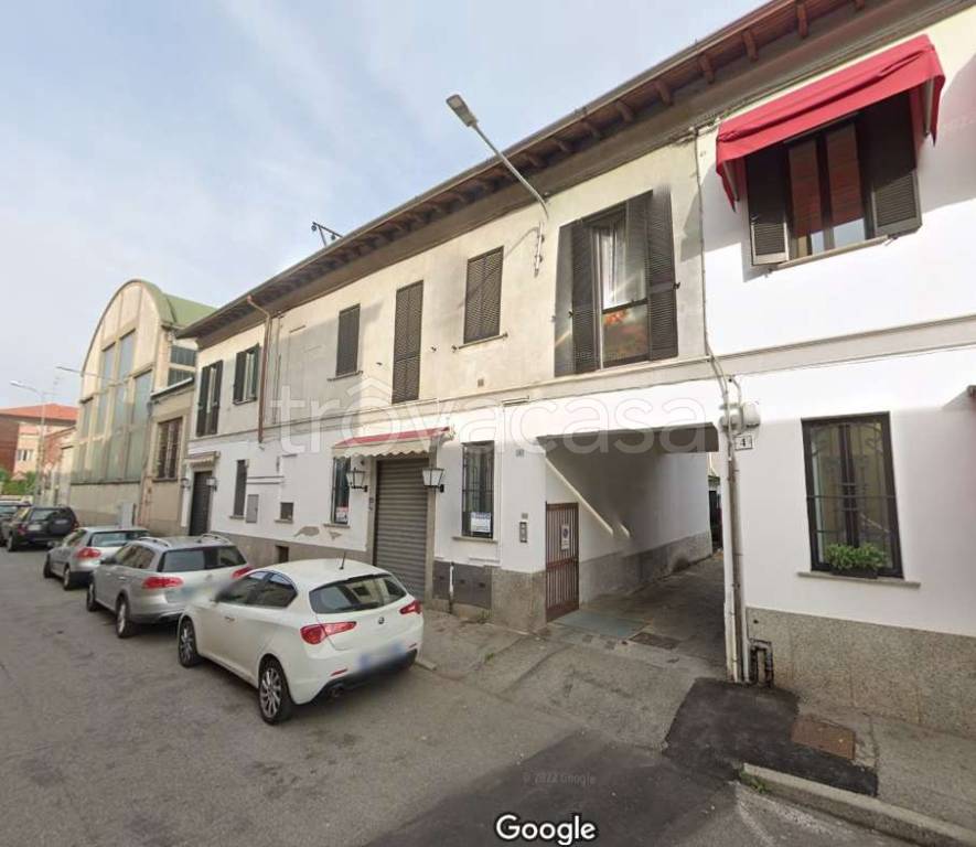 locale commerciale in vendita a Busto Arsizio