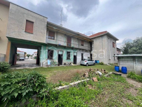 casa indipendente in vendita a Busto Arsizio