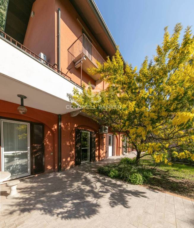 casa indipendente in vendita a Busto Arsizio
