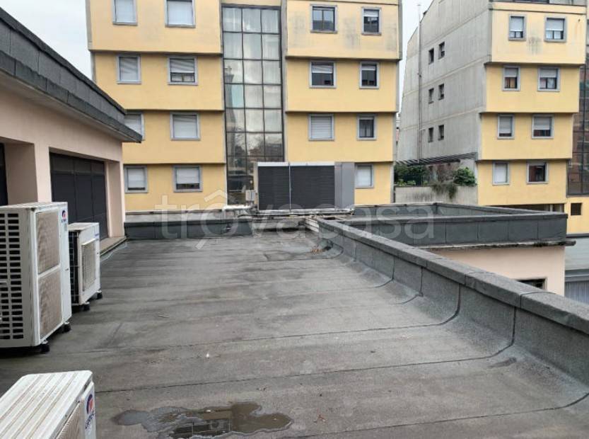 ufficio in vendita a Busto Arsizio
