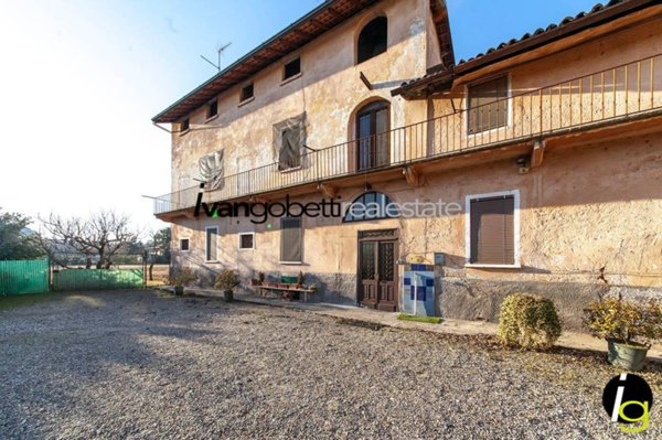 casa indipendente in vendita a Busto Arsizio