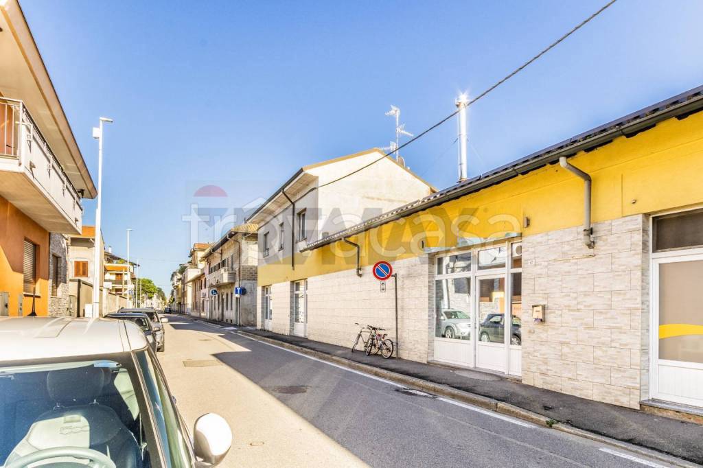 negozio in vendita a Busto Arsizio