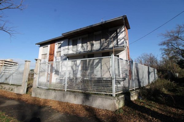 casa indipendente in vendita a Busto Arsizio