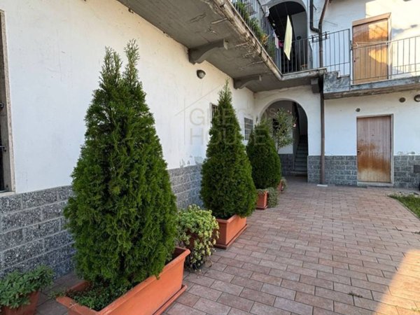 appartamento in vendita a Busto Arsizio in zona Borsano