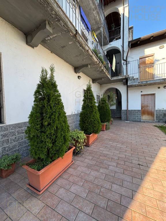 appartamento in vendita a Busto Arsizio in zona Borsano