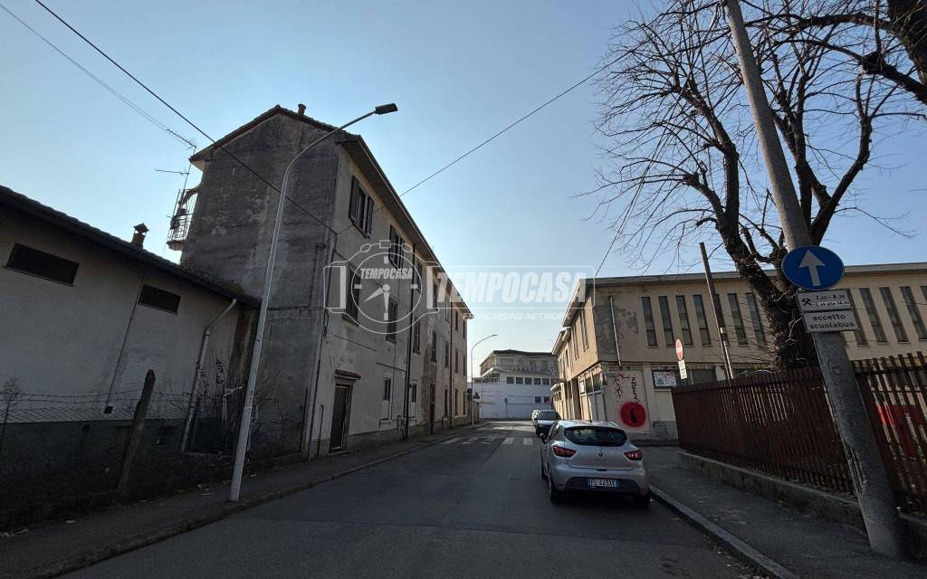 appartamento in vendita a Busto Arsizio in zona Borsano