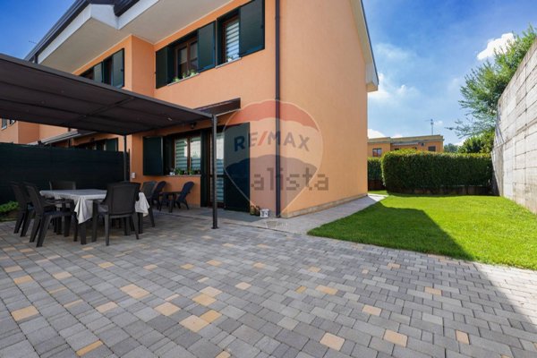 casa indipendente in vendita a Busto Arsizio