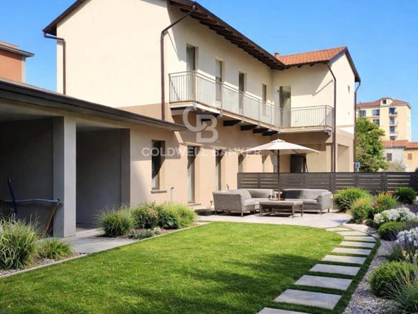 casa indipendente in vendita a Busto Arsizio