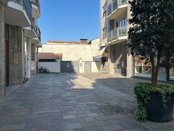 negozio in vendita a Busto Arsizio