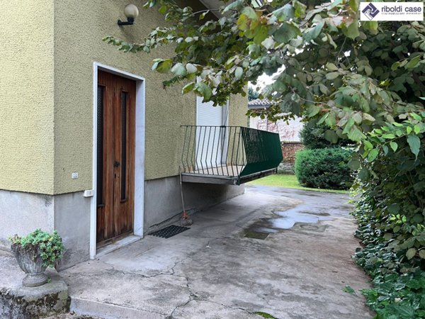 casa indipendente in vendita a Busto Arsizio