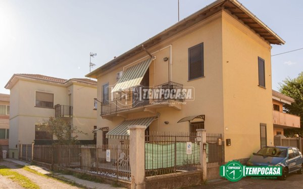 casa indipendente in vendita a Busto Arsizio