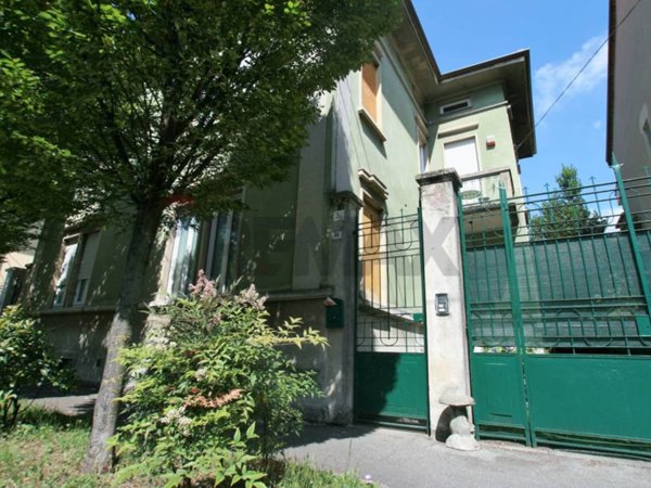 casa indipendente in vendita a Busto Arsizio