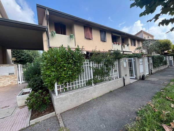 casa indipendente in vendita a Busto Arsizio