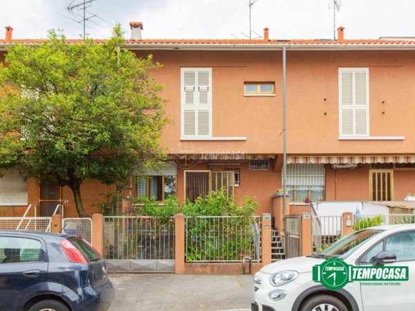 casa indipendente in vendita a Busto Arsizio