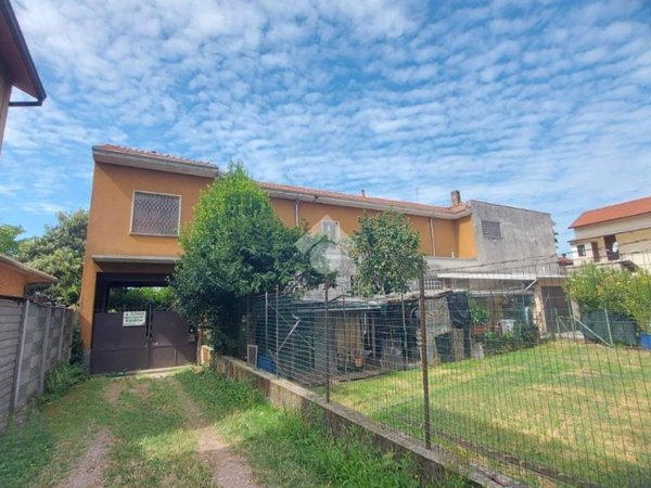 negozio in vendita a Busto Arsizio