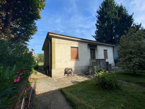 casa indipendente in vendita a Busto Arsizio