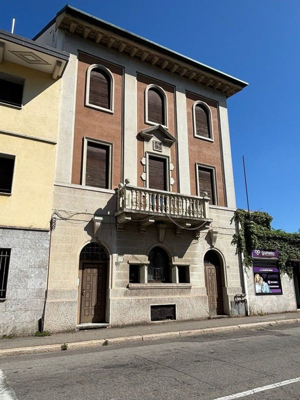 casa indipendente in vendita a Busto Arsizio