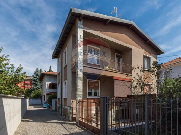 casa indipendente in vendita a Busto Arsizio