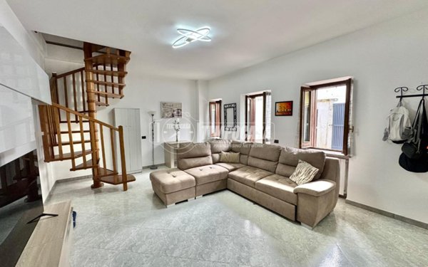 casa indipendente in vendita a Busto Arsizio