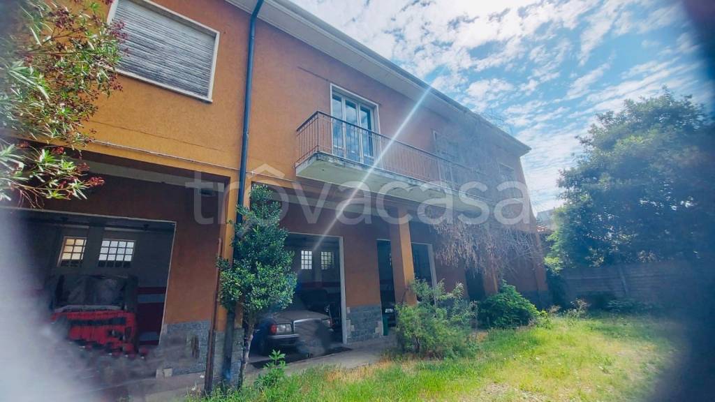 casa indipendente in vendita a Busto Arsizio