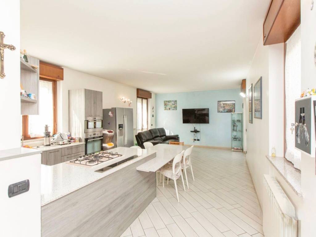 casa indipendente in vendita a Busto Arsizio