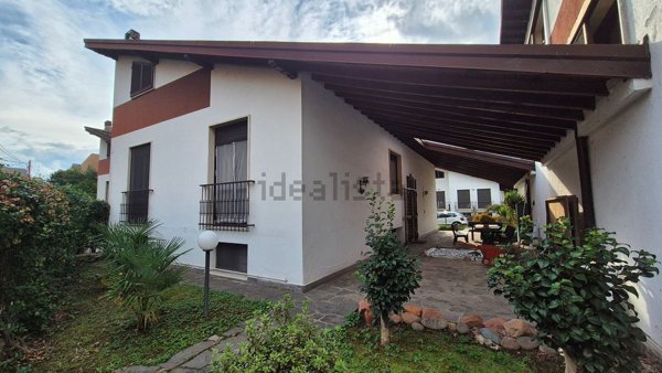 casa indipendente in vendita a Busto Arsizio