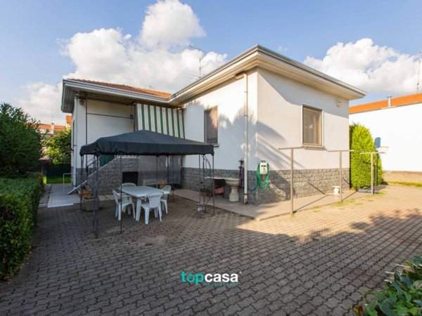 casa indipendente in vendita a Busto Arsizio
