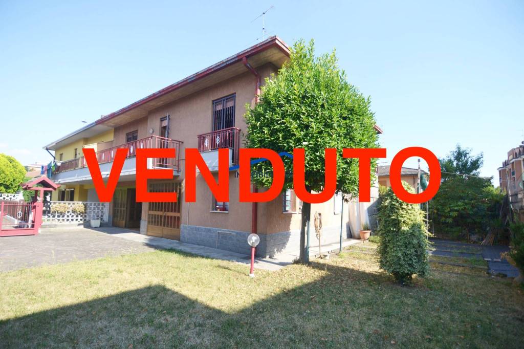 casa indipendente in vendita a Busto Arsizio