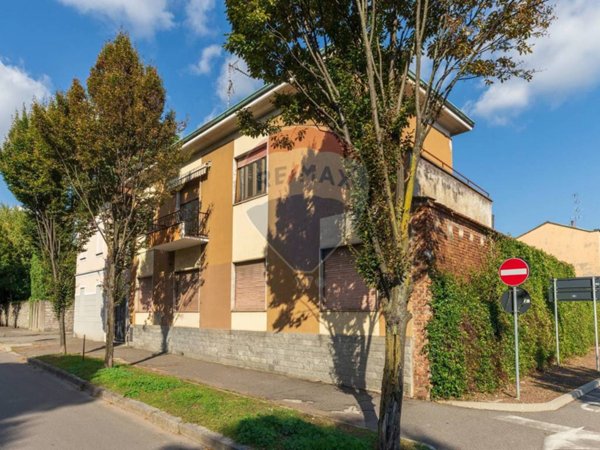 casa indipendente in vendita a Busto Arsizio