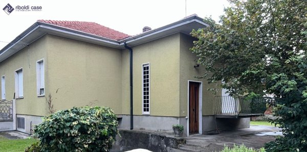 casa indipendente in vendita a Busto Arsizio